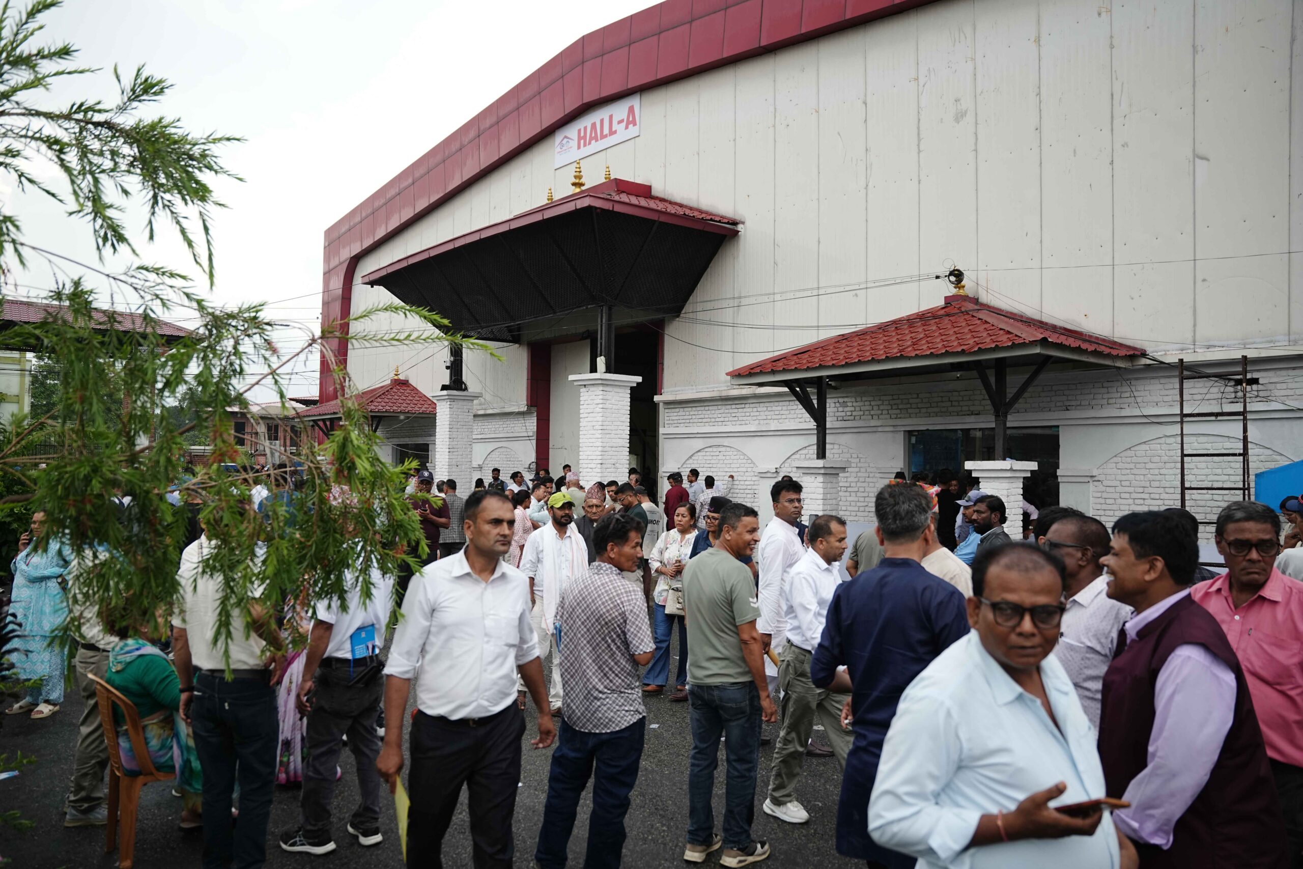 रास्वपाको बन्दसत्र निर्धारित समयमा भएन‚ प्रतिनिधि साँझसम्म पर्खेर फर्किए