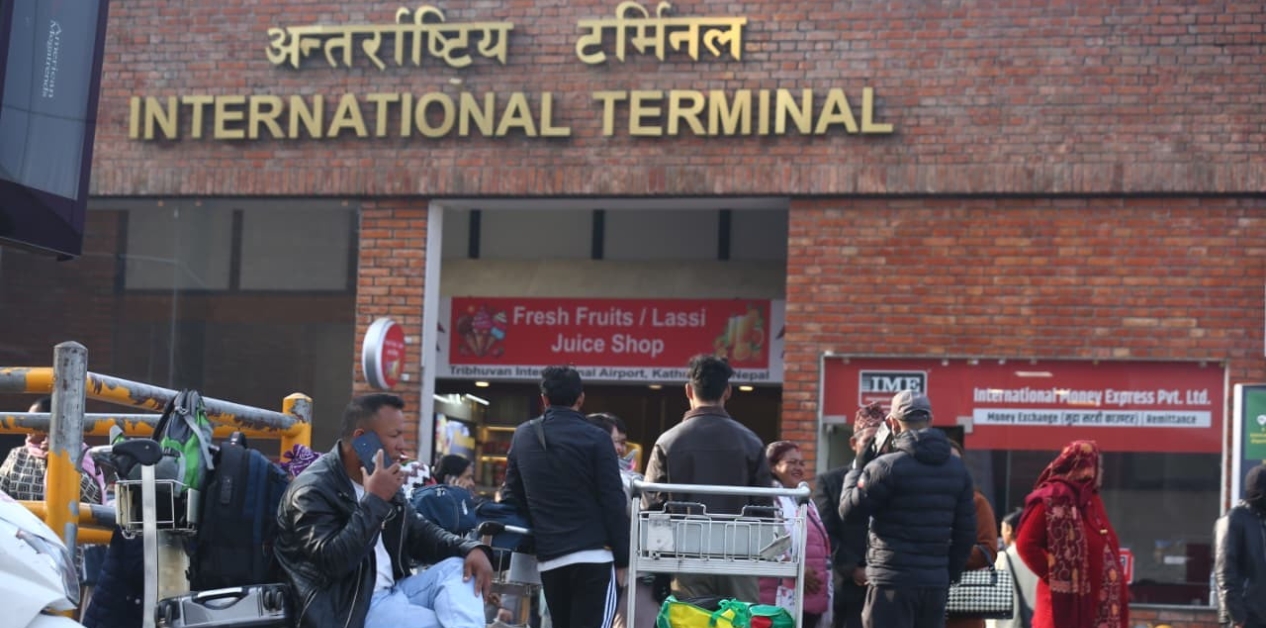 झोलामा के छ?