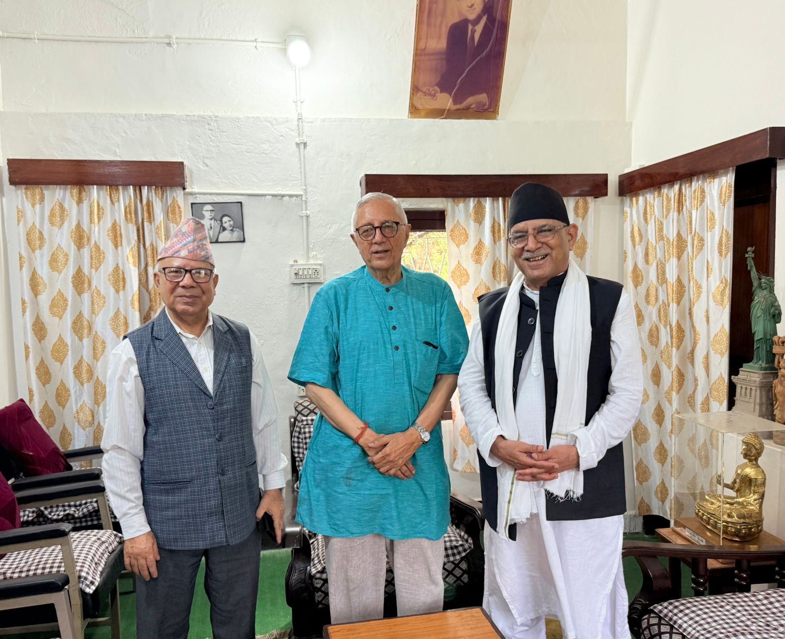 प्रचण्ड, नेपाल र कोइरालाबीच भेट