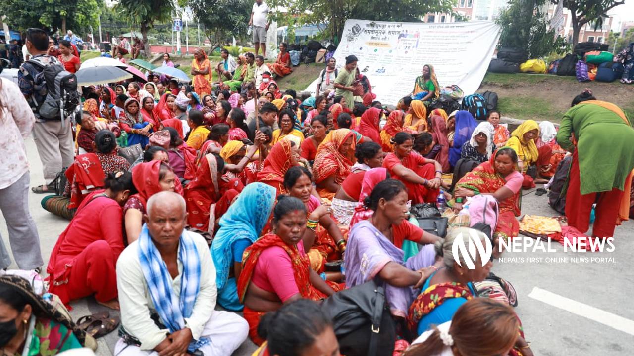 लघुवित्त पीडितले थाले आमरण अनसन  [फोटो फिचर]