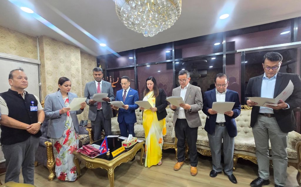 स्वास्थ्य विज्ञान प्रतिष्ठानका नवनियुक्त उपकुलपतिले लिए शपथ