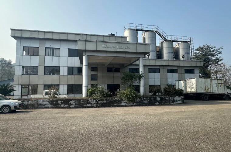 दूध अभावमा तीन महिनादेखि चितवन मिल्क बन्द