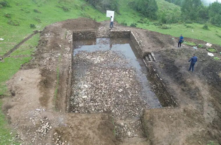 वन्यजन्तुका लागि भुल्के छोक्ला सामुदायिक वनमा पोखरी निर्माण