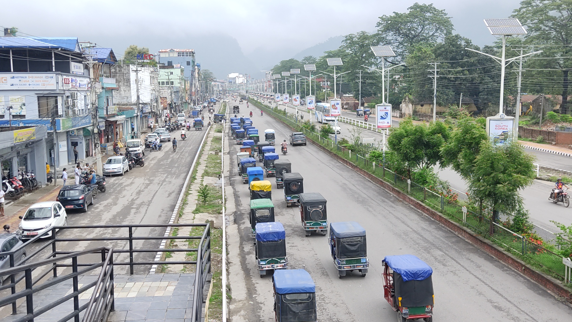 बुटवलमा ई-रिक्सा व्यवसायीको धर्ना [फोटो फिचर]