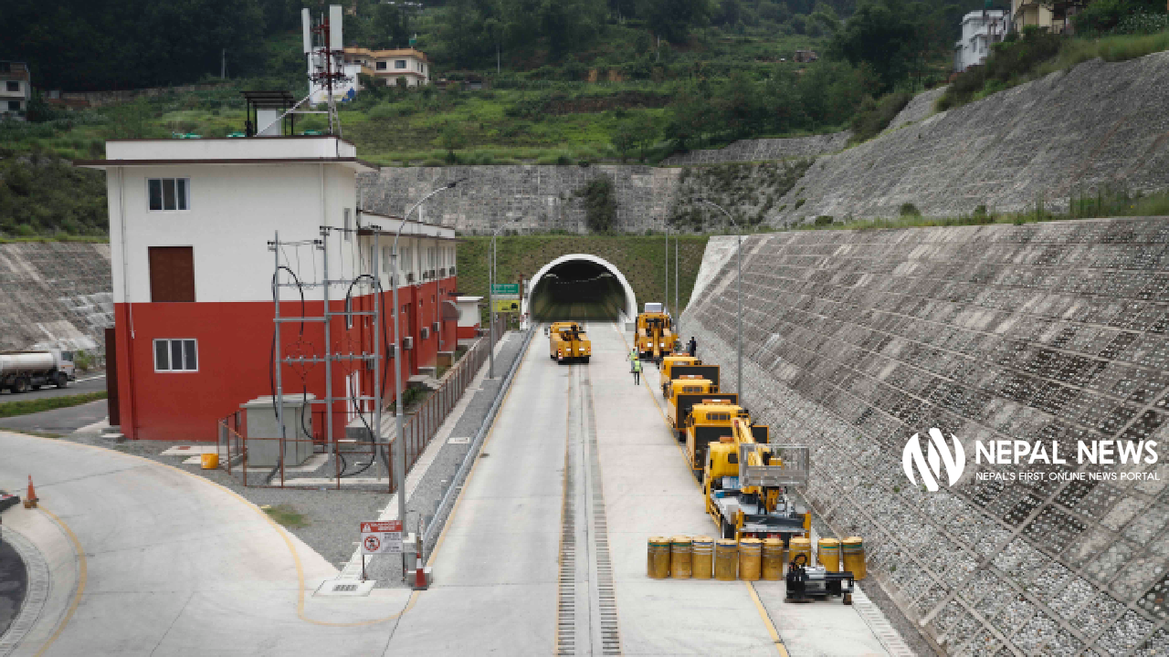 तस्वीरमा हेर्नुहाेस् साउदेखि सञ्चालनको तयारीमा रहेकाे नागढुंगा सुरुङमार्ग