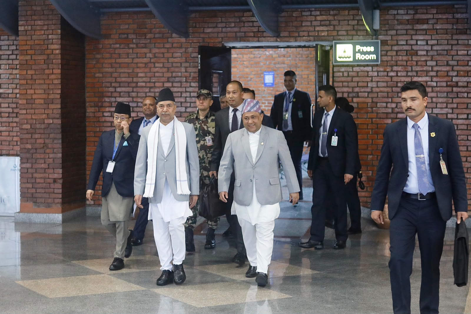 उपराष्ट्रपति यादव स्वदेश फिर्ता