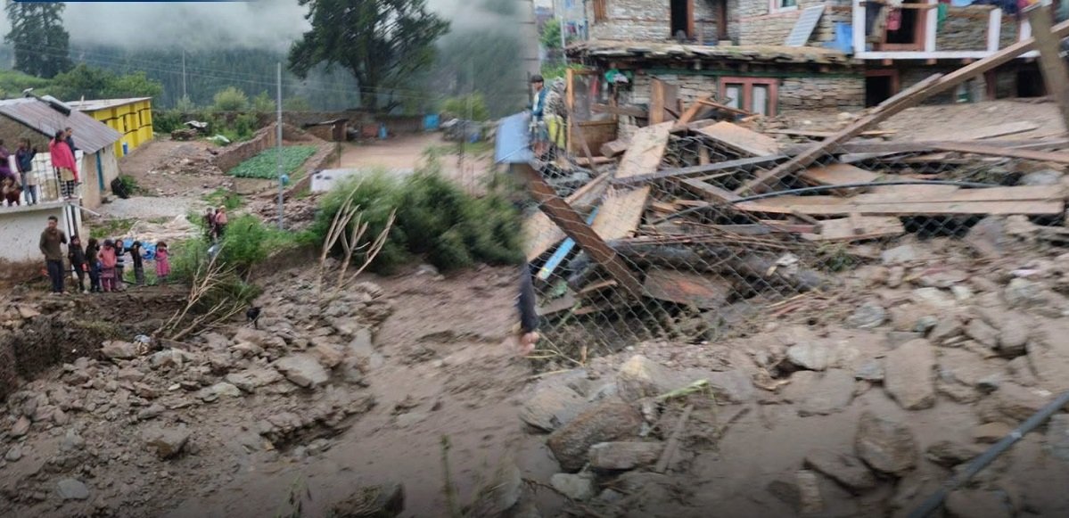 डोल्पामा पहिरोसहितको बाढी घरमा पस्दा एक महिलाको मृत्यु, चार जना घाइते